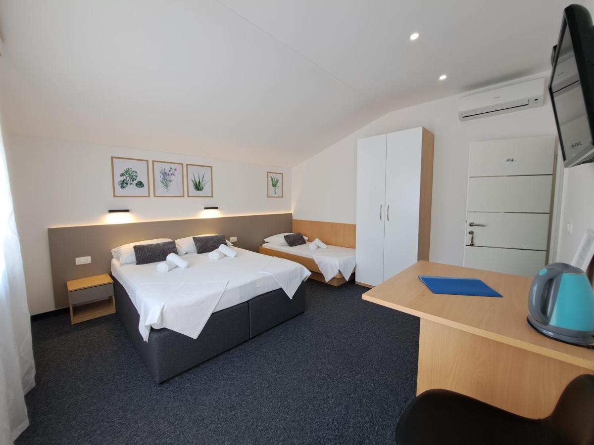 Rooms Zvonimir Stobrec Bagian luar foto
