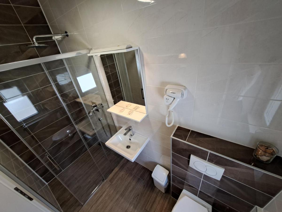 Rooms Zvonimir Stobrec Bagian luar foto