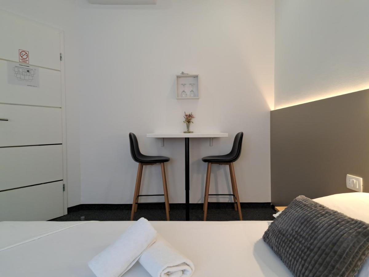 Rooms Zvonimir Stobrec Bagian luar foto