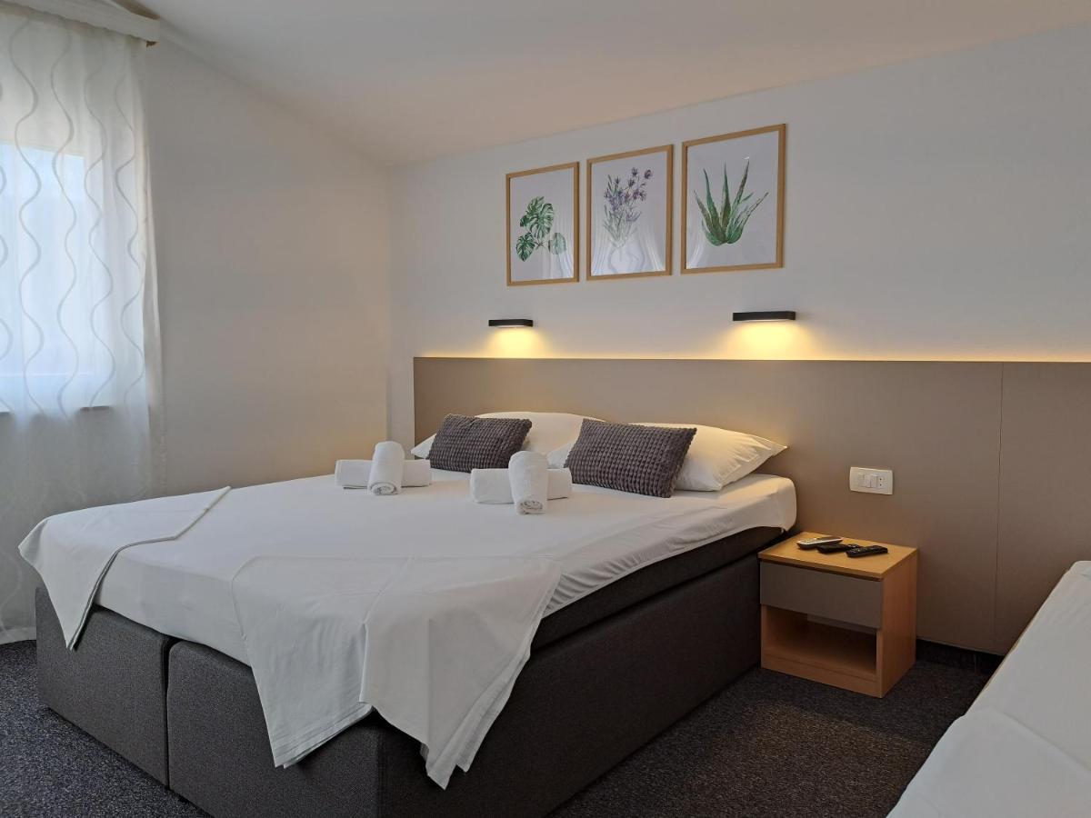Rooms Zvonimir Stobrec Bagian luar foto